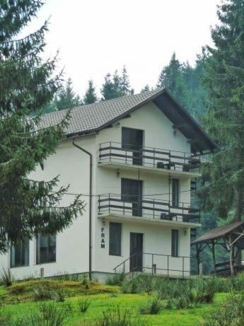 Лоджи CABANA FRAM VÂRTOP Nucet-34